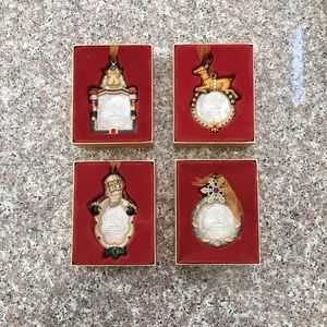 4 DECORATIVE CHRISTMAS ORNAMENTS- holds photos